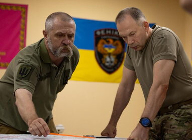 Сирський після поїздки на схід: Ситуація складна, по всіх напрямках наступу росіян ідуть бої