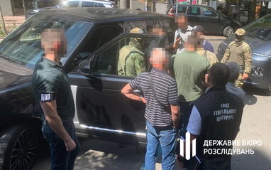 В Україні затримали співробітницю Мін’юсту та її спільника за підозрою в шахрайстві