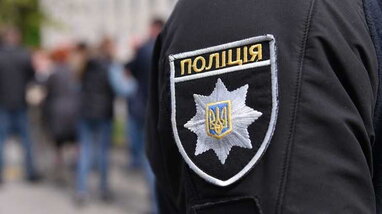 В Одесі чоловік та жінка побили патрульну під час вручення повістки