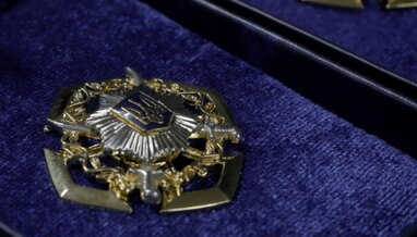 Клименко вручив бійцям «Азову» відомчі і державні нагороди