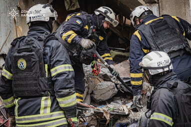 У Харкові деблокували тіло 15-річного хлопця з-під завалів будинку