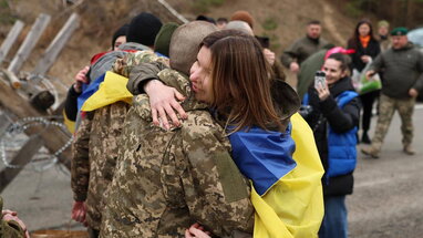 Один із найбільших обмінів: Україна повернула 175 захисників із російського полону