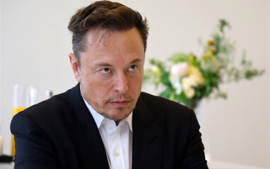 Маск назвав раддника Трампа "справжнім ідіотом" через заяви про Tesla