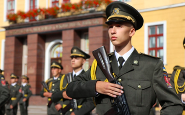 Кабінет Міністрів збільшив стипендії для курсантів військових закладів освіти