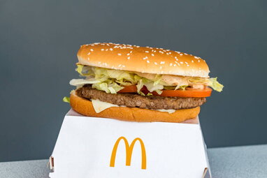 McDonald's заявив, що прибере один із бургерів із меню