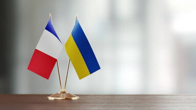 Відтепер українцям стане важче надовго залишитися у Франції: нові правила міграції