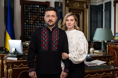Зеленський показався в соцмережах із першою леді у національному одязі