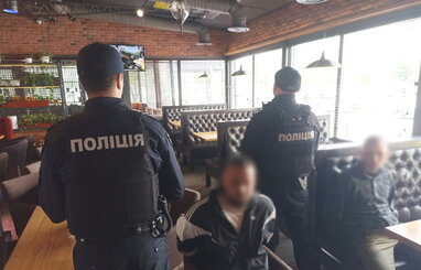 У Києві затримали чоловіків, які влаштували стрілянину з автомобіля