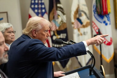 Трамп вимагає перевірити фінансування зірок, які підтримували Камалу Гарріс