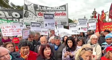 Масові сутички біля Конгресу Аргентини: протест пенсіонерів проти скорочення пенсій завершився пораненими