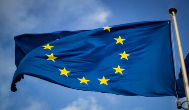 ЄС розлядає можливість відключити понад 20 російських банків від SWIFT - Bloomberg