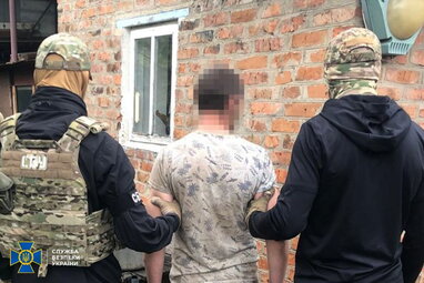 СБУ затримала агента РФ, який передавав «графіки» бойових вильотів авіації ЗСУ на Хмельниччині