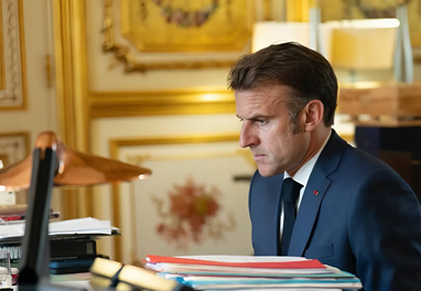 Макрон став першим іноземним лідером, який відвідав Гренландію після заяв Трампа про можливу анексію