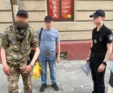 Прикидався військовим і збирав гроші «на протез»: на Львівщині судитимуть шахрая