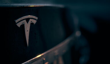 Чайові для роботаксі: Tesla пожартувала з пасажирами