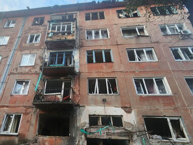 Російський дрон влучив у житловий будинок на Донеччині: поранено п’ятьох людей, серед них — дитина