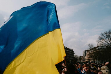 Половина українців вірить у демократичний розвиток країни — опитування КМІС