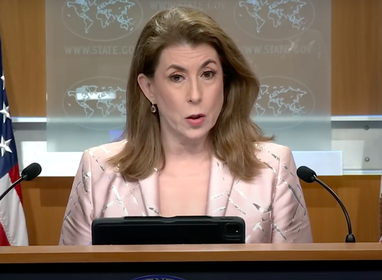 Держдеп США заперечує, що Україна дізналася про призупинення постачання зброї з медіа