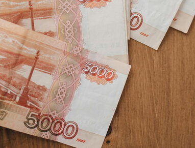 Дефіцит бюджету РФ за пів року майже досяг річного плану