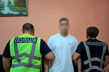 Блогерів оштрафували у Києві за провокативні відео в поліцейській формі