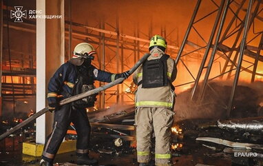 Атака на Балаклію: дрони РФ вдарили по підприємству, спалахнула пожежа