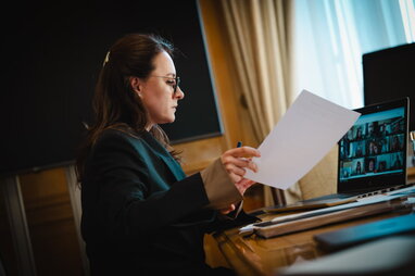 Уряд спростив закупівлі техніки для війська та розширив соцгарантії для захисників
