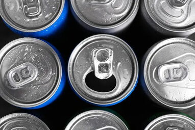 Чи може газована солодка вода спричинити облисіння: дослідження