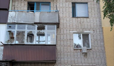 Росіяни обстріляли Дніпропетровщину: пошкоджено багатоповерхівку та ферму