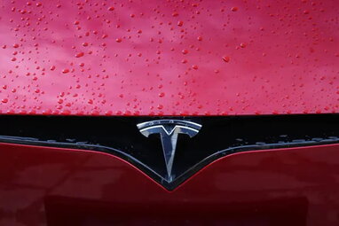 Продажі Tesla у країнах ЄС знизилися на 42% — компанія втрачає ринок