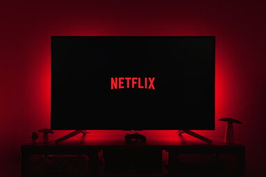 Головні прем’єри жовтня на Netflix: драми, трилери й романтика сезону