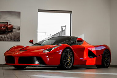 Ferrari виходить на ринок криптовалют