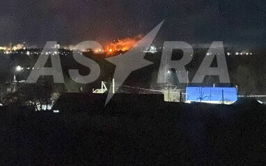 Масована атака безпілотників у Росії: повідомляють про вибухи на кількох НПЗ