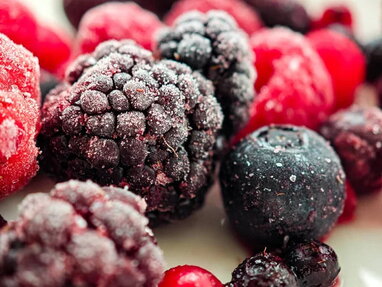 6 фруктів і ягід, які корисніше їсти замороженими