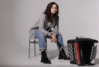 Інтерв’ю із Просто Endji: про конфлікт із продюсером, історію «Враже» та новий етап у творчості