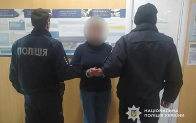 Учителька напала з ножем на колегу прямо в школі