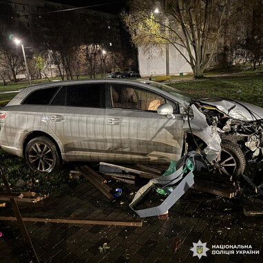 У Харкові троє підлітків постраждали в аварії на дитячому майданчику