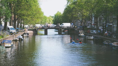 "Міні-Амстердам" без натовпів: чому варто відвідати Утрехт заради 732 унікальних підвалів-кафе