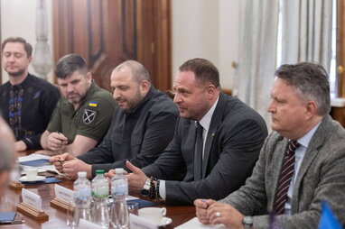 Андрій Єрмак після відставки та обшуків заявив, що йде на фронт