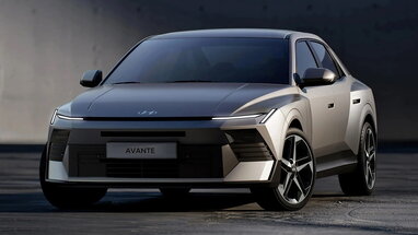 Нова Hyundai Elantra підросла, стала потужнішою і має самозарядний гібрид