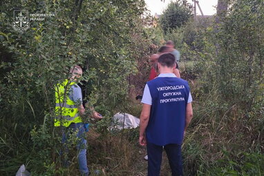 На Закарпатті виявили закопане тіло немовляти: матері оголосили підозру