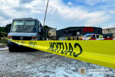 На Рівненщині потяг зіткнувся з маршруткою: загинули 4 людей, 13 травмовано