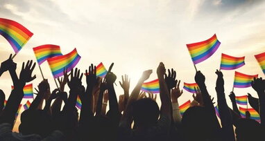 У Гамбурзі та Амстердамі сотні тисяч людей взяли участь у прайдах