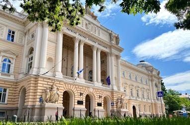 Вступ-2026: українські виші підвищили ціни на контракт