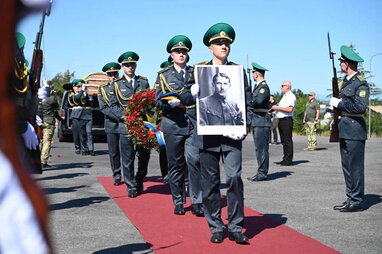 Прах засновника ОУН Євгена Коновальця повернули в Україну
