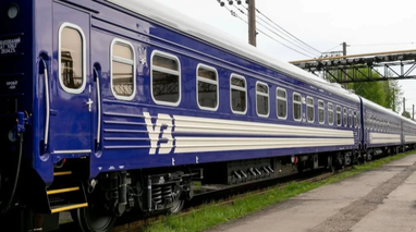 Росіяни вдарили по залізничному депо "Укрзалізниці" в Києві: загинули 7 людей