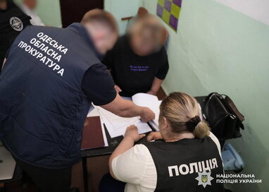 На Одещині затримали жінку та її співмешканця за залучення 6-річного сина до зйомок порнографії