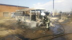 На Львівщині через підпал сухостою згоріли 3 автобуси