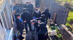Чоловіка, який сокирою розгромив продуктовий магазин на Донеччині затримала поліція