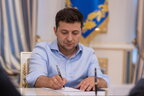 Зеленський підписав закон: в Україні змінились правила кредитування для мешканців зони АТО та ООС