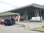 Замінування аеропорту у Львові: підозрілу сумку, яка могла вибухнути виявили в залі очікування (відео)